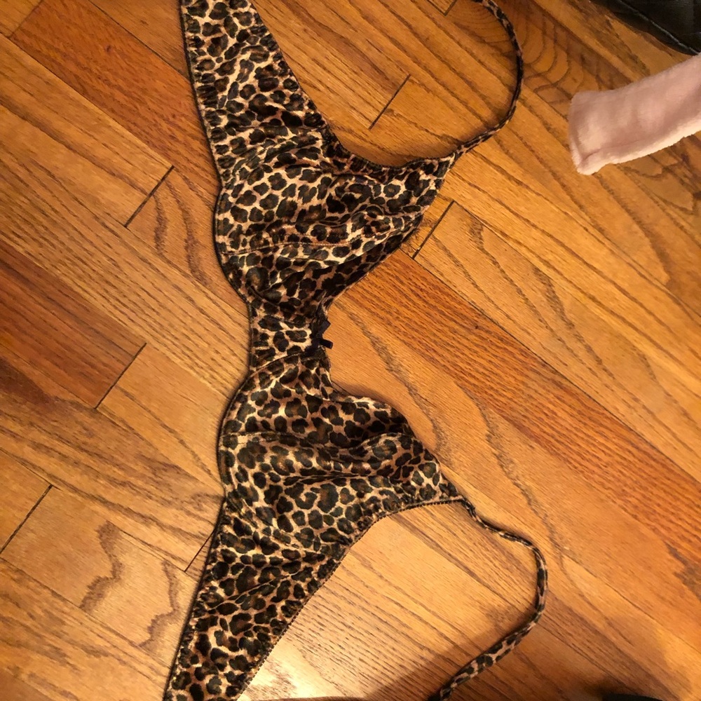 Cheetah/ Leopard print bra 36C